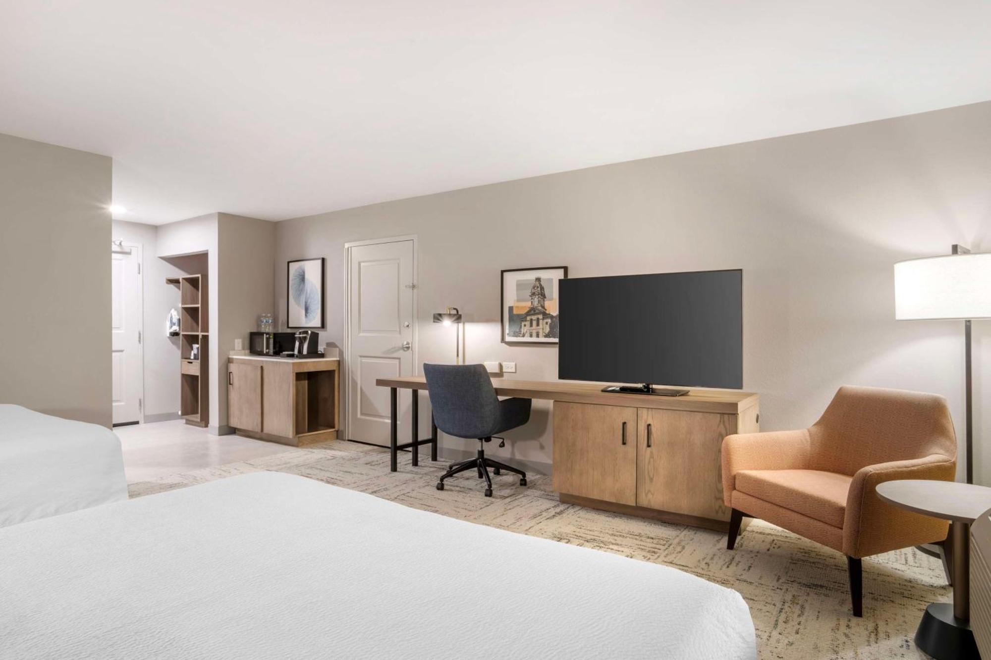 Hilton Garden Inn Charlotte/Concord Exterior photo