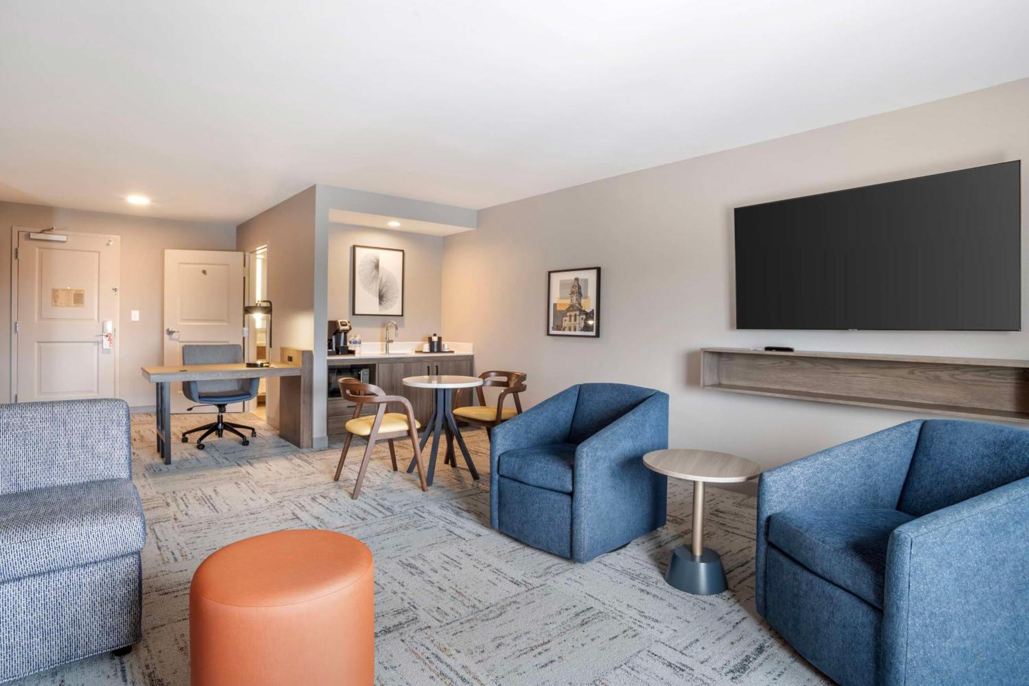 Hilton Garden Inn Charlotte/Concord Exterior photo
