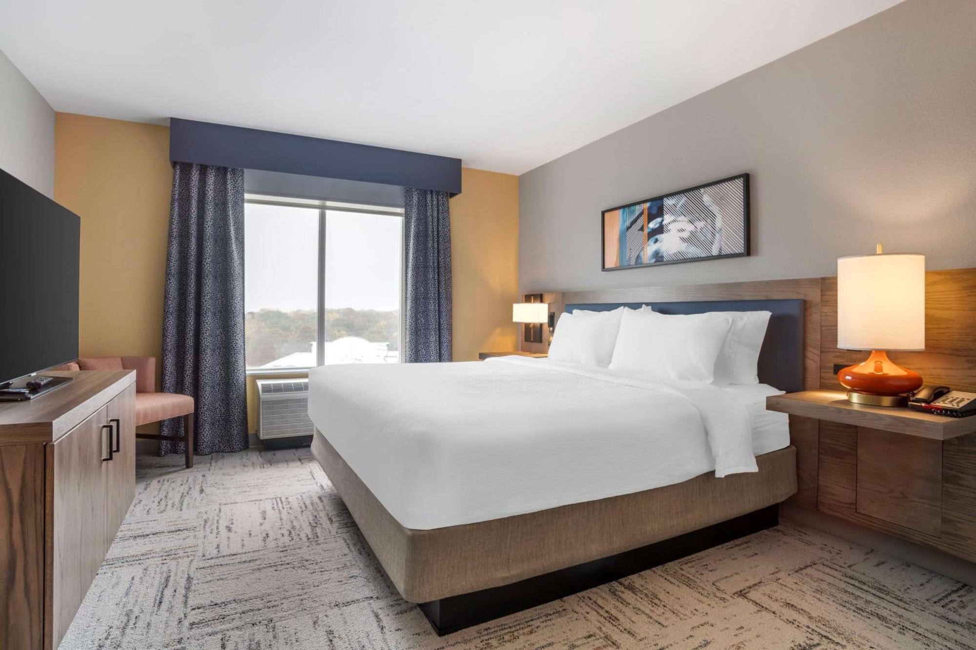Hilton Garden Inn Charlotte/Concord Exterior photo