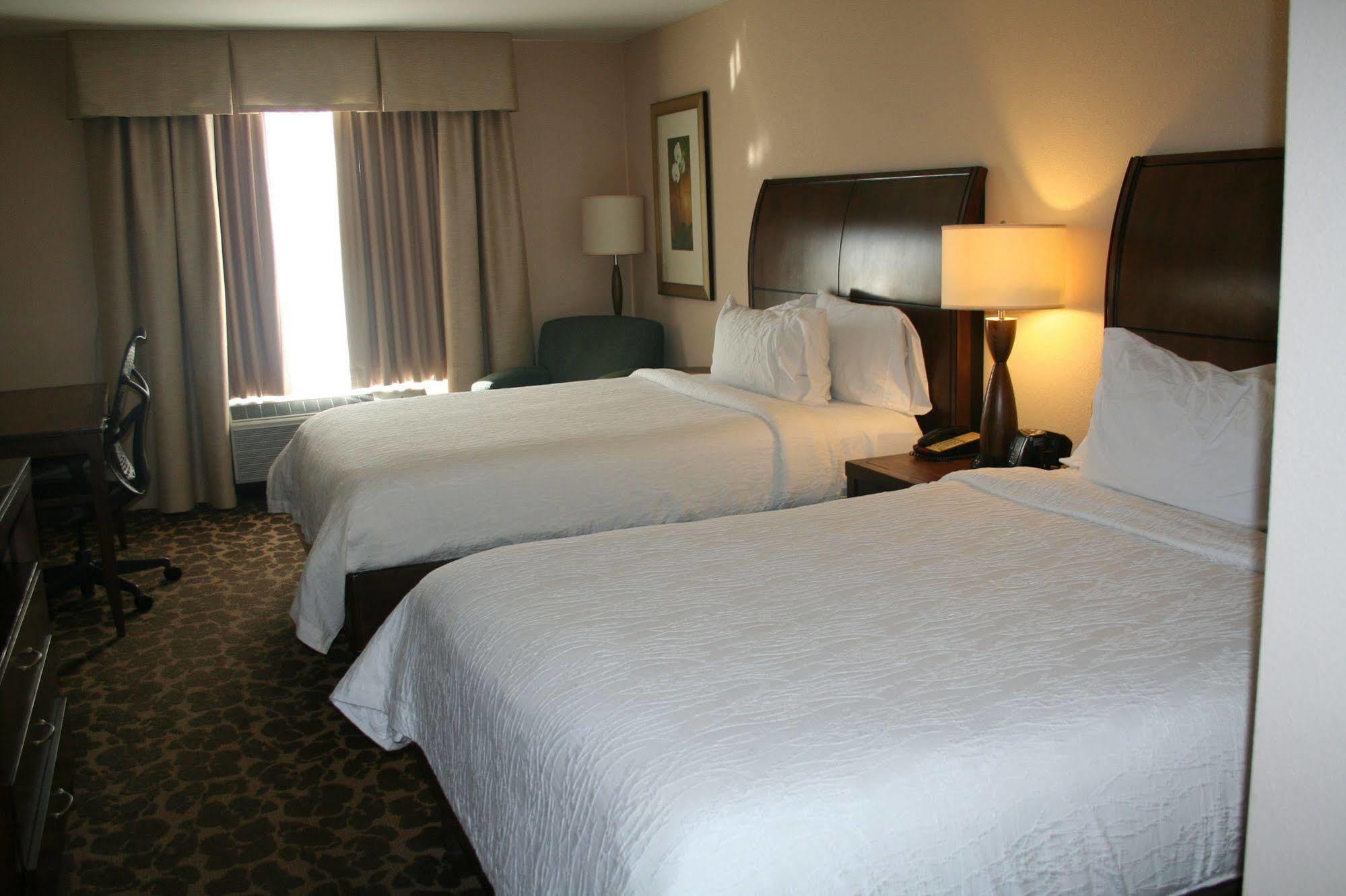 Hilton Garden Inn Charlotte/Concord Exterior photo